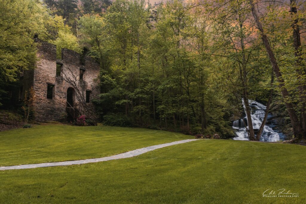 Wedding venue in North Georgia for out-of-town guests from Atlanta attending weddings at Hightower Falls