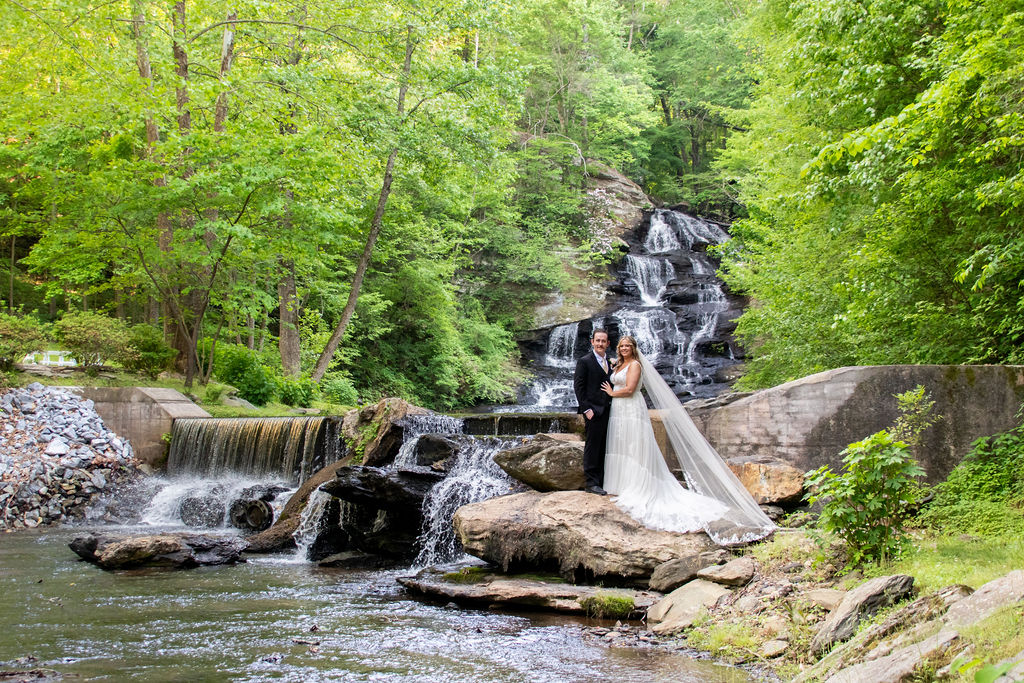 What's Included at Hightower Falls? Wedding Packages